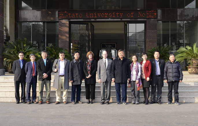 美国水牛城大学代表团一行莅临我院参观访问